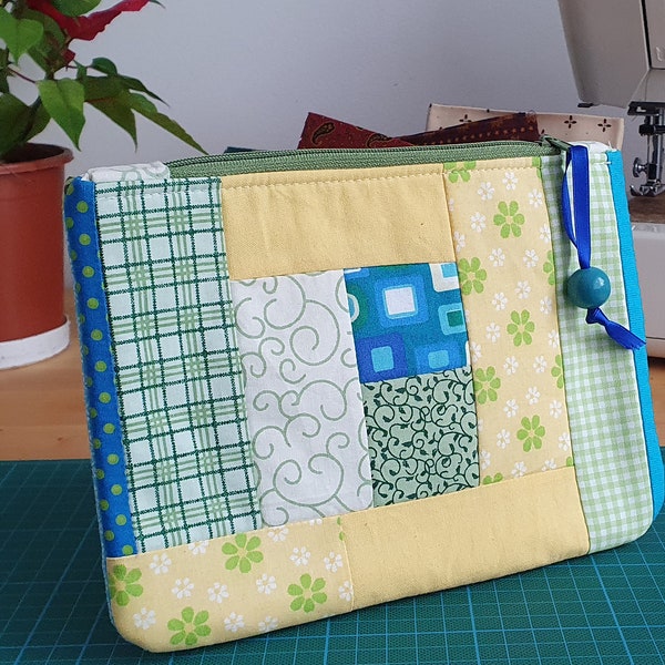 Kleines selbstgemachtes Patchwork Täschchen