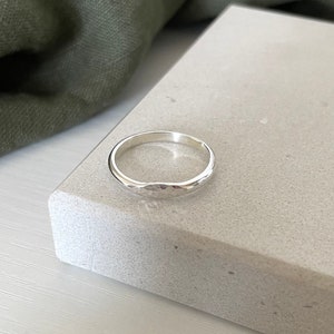 Hammered Silver Signet Ring | Recycled Sterling 925 Silver | Handmade Silver Ring | Small Simple Minimalist Ring | Tiny Signet Ring Woman