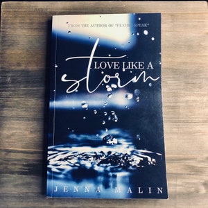 Livre de poésie indépendante dédicacé : Love Like a Storm