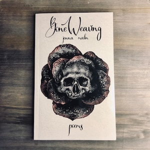 Z AUTOGRAFEM Książka poezji niezależnej: Bone Weaving