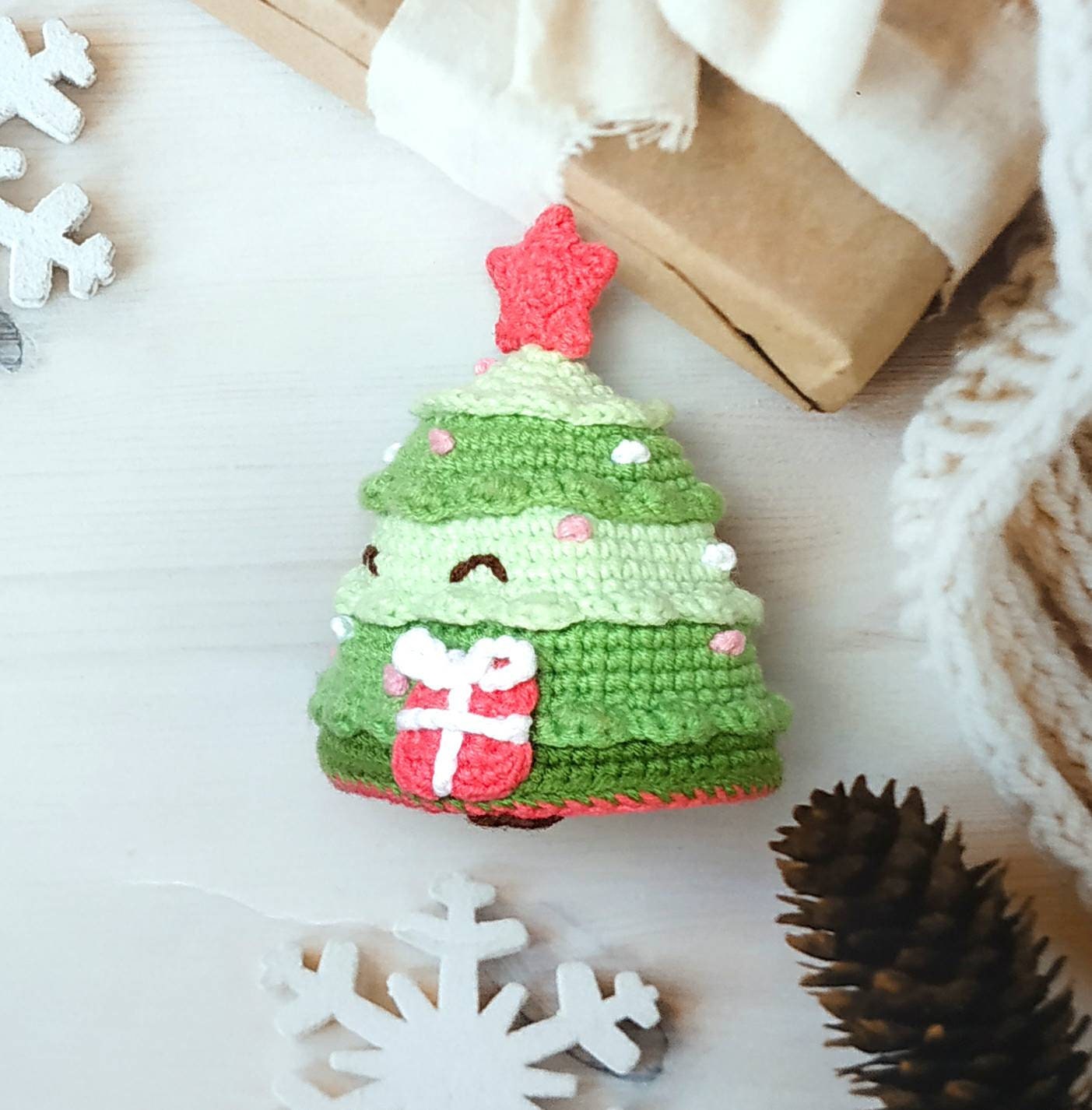 リバーシブルクリスマスあみぐるみパターン - クリスマスオーナメント