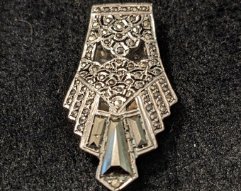 Stylish Sterling Silver and Marcasite Tie Clip