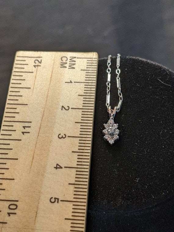 18k White Gold Diamond Pendant/Necklace - image 3