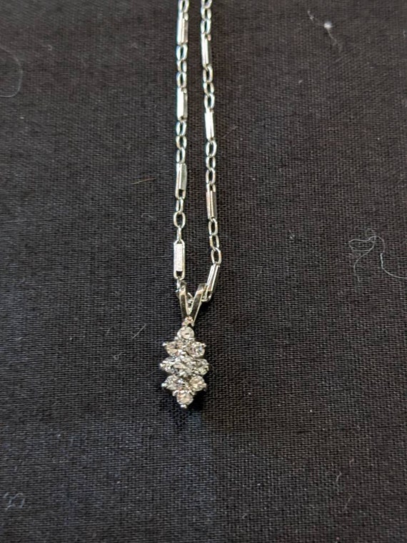 18k White Gold Diamond Pendant/Necklace - image 7