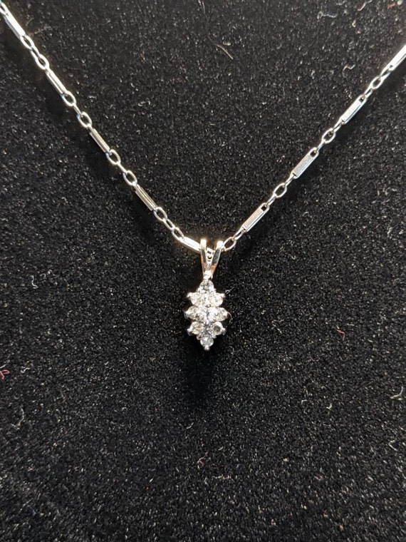18k White Gold Diamond Pendant/Necklace - image 9