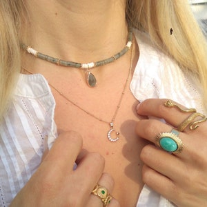 Labradorite and shell necklace - Chocker necklace - Necklace flush with the neck - Hippie jewelry - Bohemian jewelry - Ethnic chic jewelry