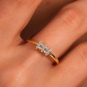 18k Solid Gold Diamond Baguette Ring, Thin Baguette Ring, Dainty Baguette Ring, Minimalist Baguette Ring, Diamond Baguette Ring