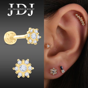 Snowflake Cartilage Earring, 18K Gold Tragus Piercing, Tiny Snowflake Piercing Earring, Diamond Stud Piercing, Diamond Piercing Earring