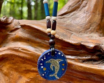 collier pendentif dauphin
