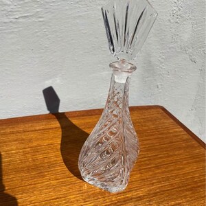 Clear Crystal Decanter With Stopper