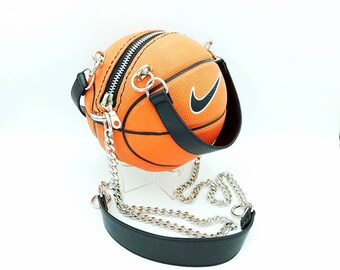 Bolso de baloncesto Nike Skills de color naranja con asas y correa para el hombro de cuero genuino. Etsy Espana