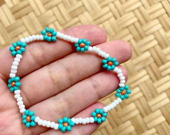 The “Surfer Girl” Seed Bead Bracelet // Daisy Chain  Bracelet // Handmade Jewelry // Dainty Bead Bracelet