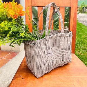 Colorful Recycled Plastic Tote Bag: Handmade Guatemalan Market Purse