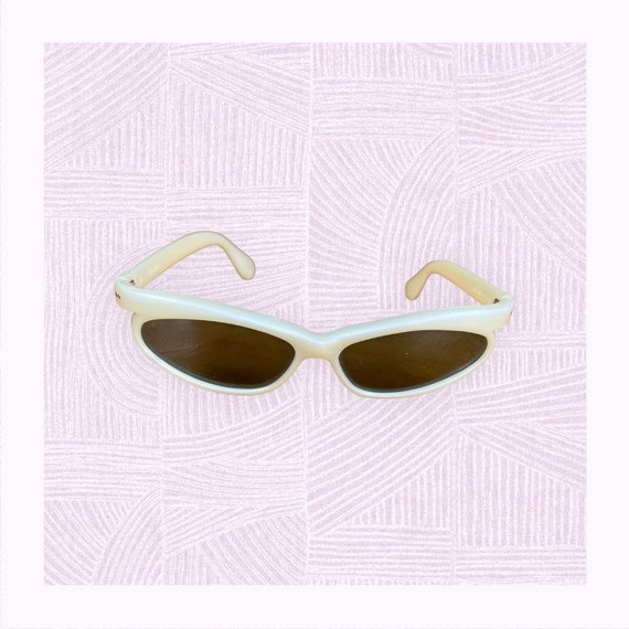 Willson Mid-Century Sunglasses - image 2