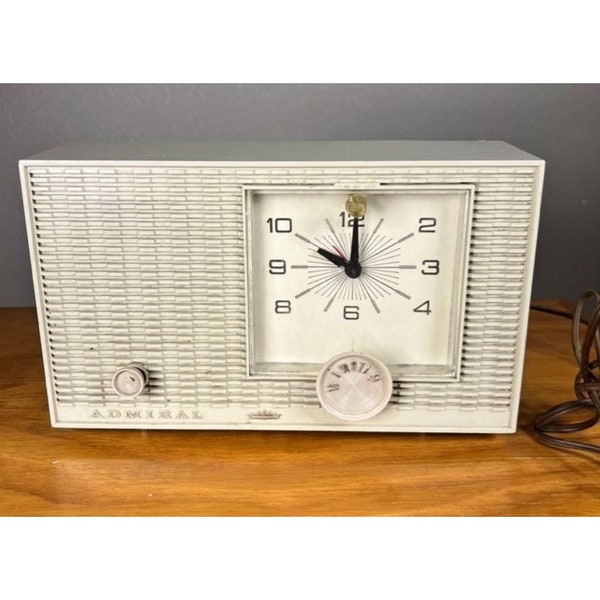 Vintage Admiral Clock Radio