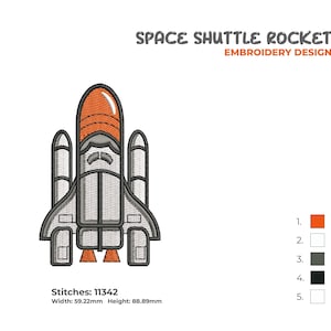 Puede incluir: Un diseño bordado de un cohete transbordador espacial en naranja, gris y negro. El diseño incluye el texto "SPACE SHUTTLE ROCKET EMBROIDERY DESIGN". El ancho es de 5,92 cm y la altura de 8,89 cm.