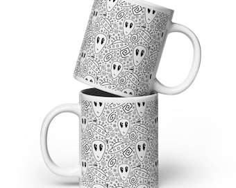 TAZA DE CERÁMICA CON PATRÓN ALIENÍGENA - 3 opciones de tamaño - lavable a máquina - apta para micrófono - diseño sutil con patrón envolvente de cara de extraterrestre