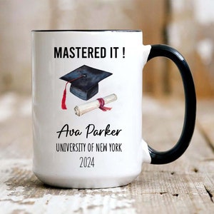 Mug Master, Mug Mastered It, Cadeau Master, Cadeau de remise des diplômes personnalisé, Mug pour Master 2024, Cadeau pour elle et lui, Cadeau d'anniversaire
