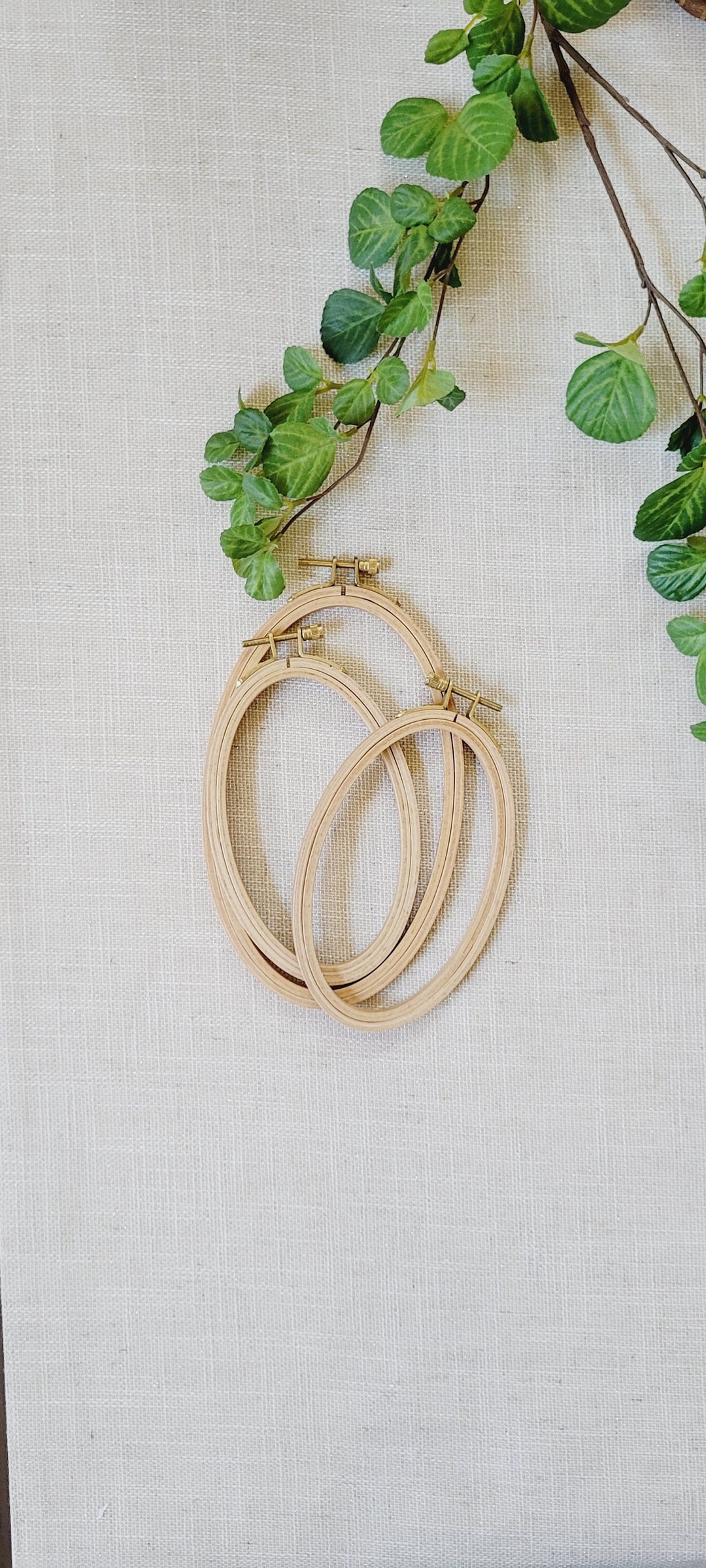 Oval Embroidery Hoops , Beachwood Hoops With Brass Screw, High Quality