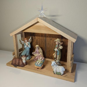 Handmade Cedar Wooden Christmas Holiday Nativity, Manger, Stable, Covered Roof with Light and Star - No Figurines