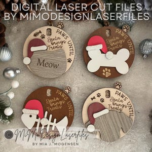 Può includere: Quattro ornamenti di Natale in legno con un design a forma di impronta di zampa. Ogni ornamento presenta un cappello di Babbo Natale, un osso, una lisca di pesce e un'impronta di zampa. Gli ornamenti sono decorati con il testo "PAWS UNTIL SANTA BRINGS TREATS".