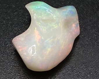 5.83ct Australian Crystal Opal Carving