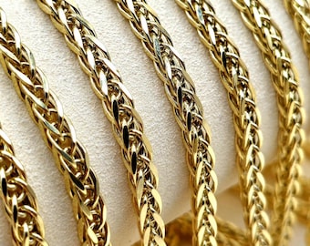 AVORA Aretes De Oro Amarillo De 10 Quilates Con Diamantes