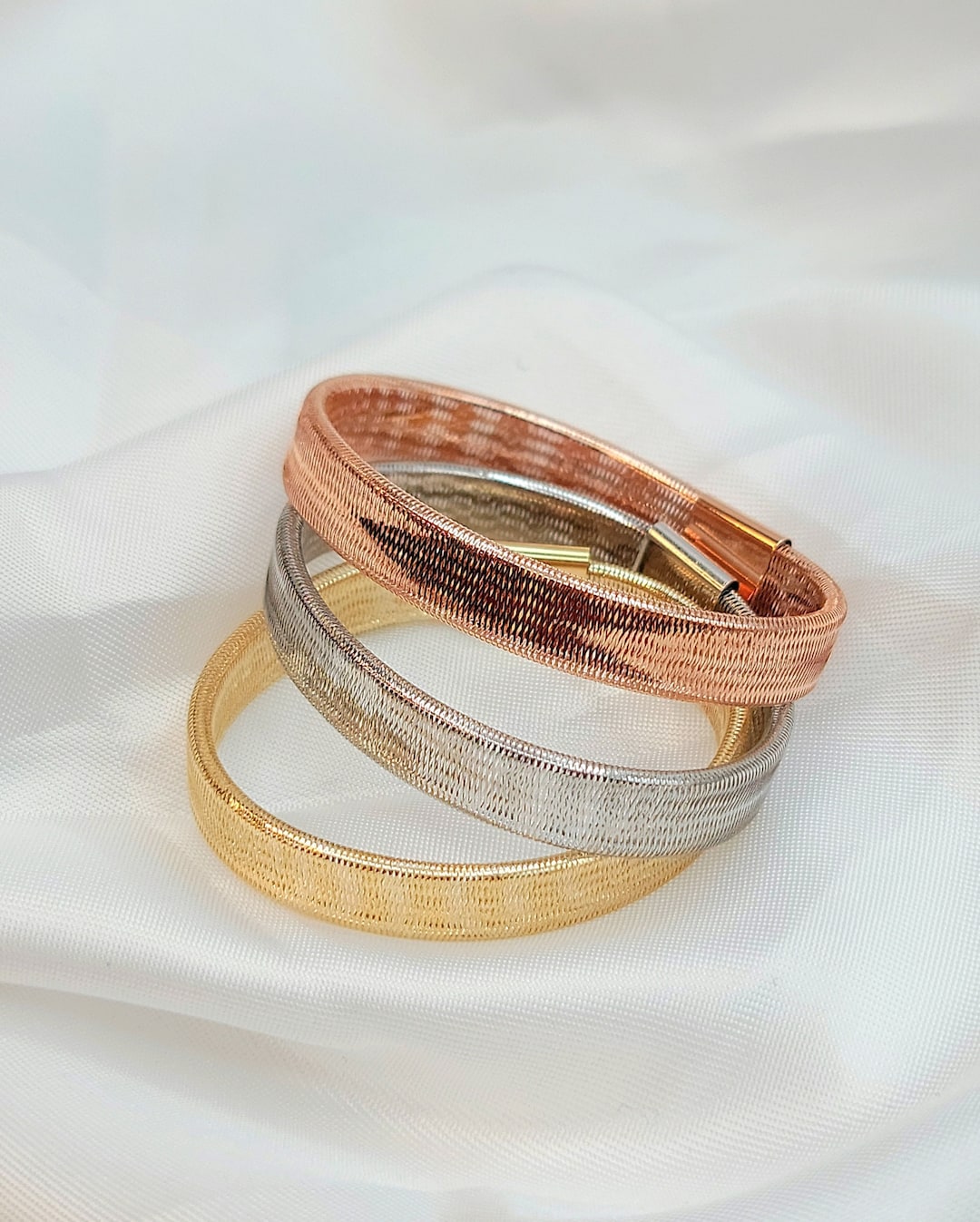 Buy 18K Real Gold Knit Mesh Bracelet Bangle, Pure 18K Gold Bangle for  Women, Stretchable Gold Bracelet, 18K Knitted Mesh Bracelet, Gift for Her! 