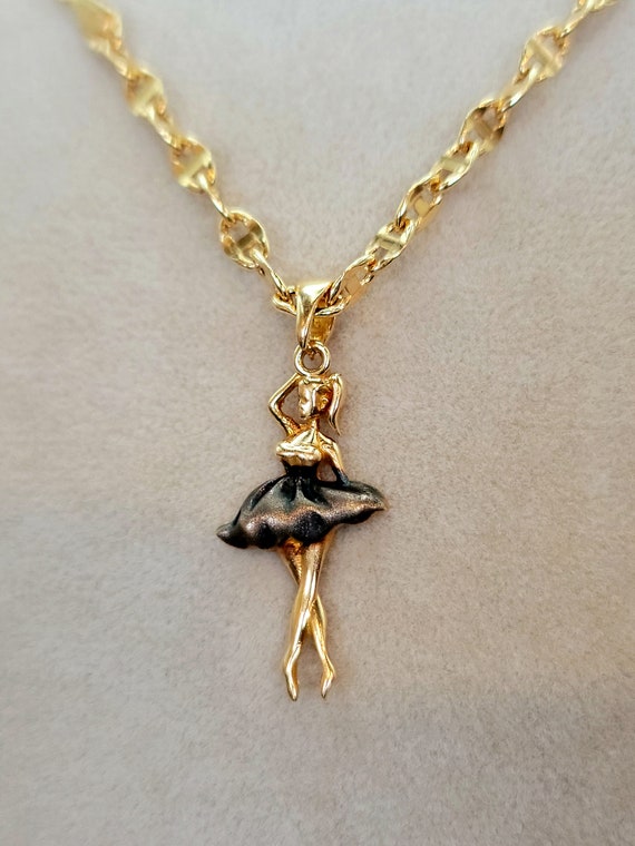 18Kソリッドゴールドバレリーナネックレス：ダンシングエンジェル 