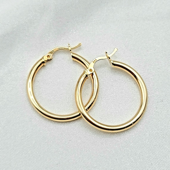 Classic Gold Latch Hoop Earrings Classic Gold Latch Hoop Earrings