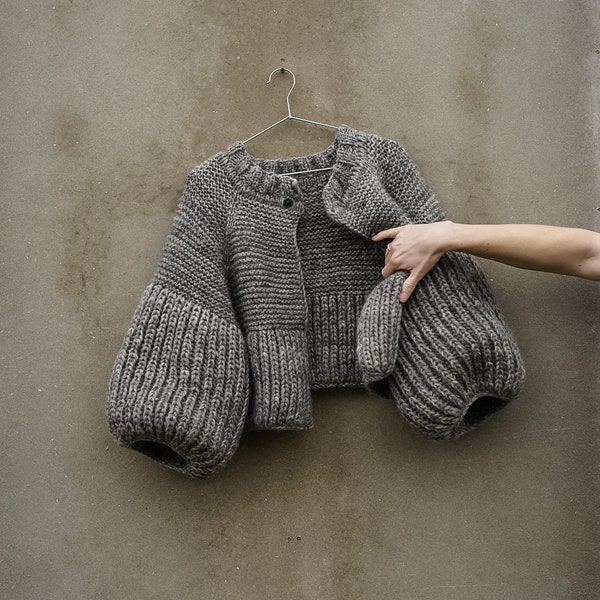 Knitting pattern for Grey sheep jacket, short cardigan, puffed sleeves, unspun yarn, cardigan knitting pattern, stylish sweater