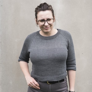 Knitting pattern for June sweater, cotton sweater, crew neck, knitting pattern, knitting in round, capsule sweater, summer sweater, short