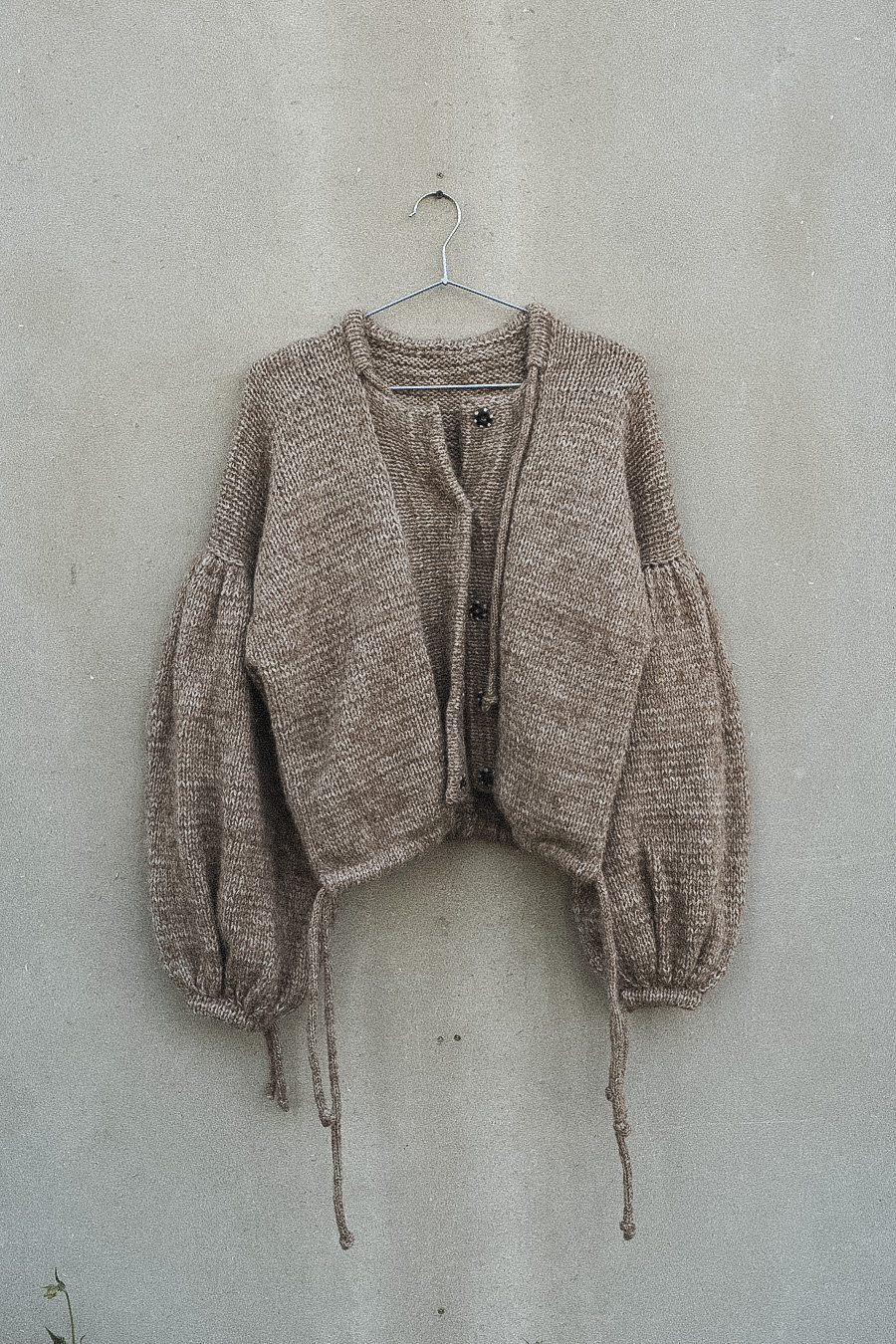 Grey balloon shop sleeve sweater