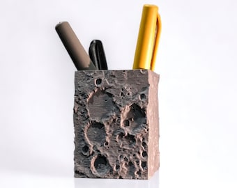 3D Printed Moon Pencil Holder: Space-Themed Desk Organizer
