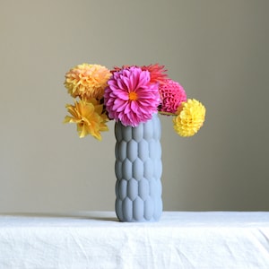 Ellipse Dry Vase | 3D Printed Unique Design | Indoor Plant Vase | Stylish Home Decor | PLA | Custom Colors | Eco-Friendly