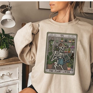 Das Pflanzenliebhaber Shirt, Tarot Karte Pflanzen Shirt, Geschenk für Pflanzenliebhaber, Botanisches Shirt, Pflanzenliebhaber Shirt