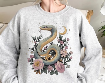 Botanisch slangen T-shirt: Hekserig Goblincore bloemendesign