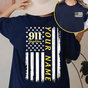 Shirt voor 911-verzender, dunne gouden lijn vlag cadeau eerstehulpverlener, gepersonaliseerde ondersteuning telecommunicatie telefoniste