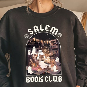 Geist Bücher Halloween Shirt: Salem Book Club Retro Tee