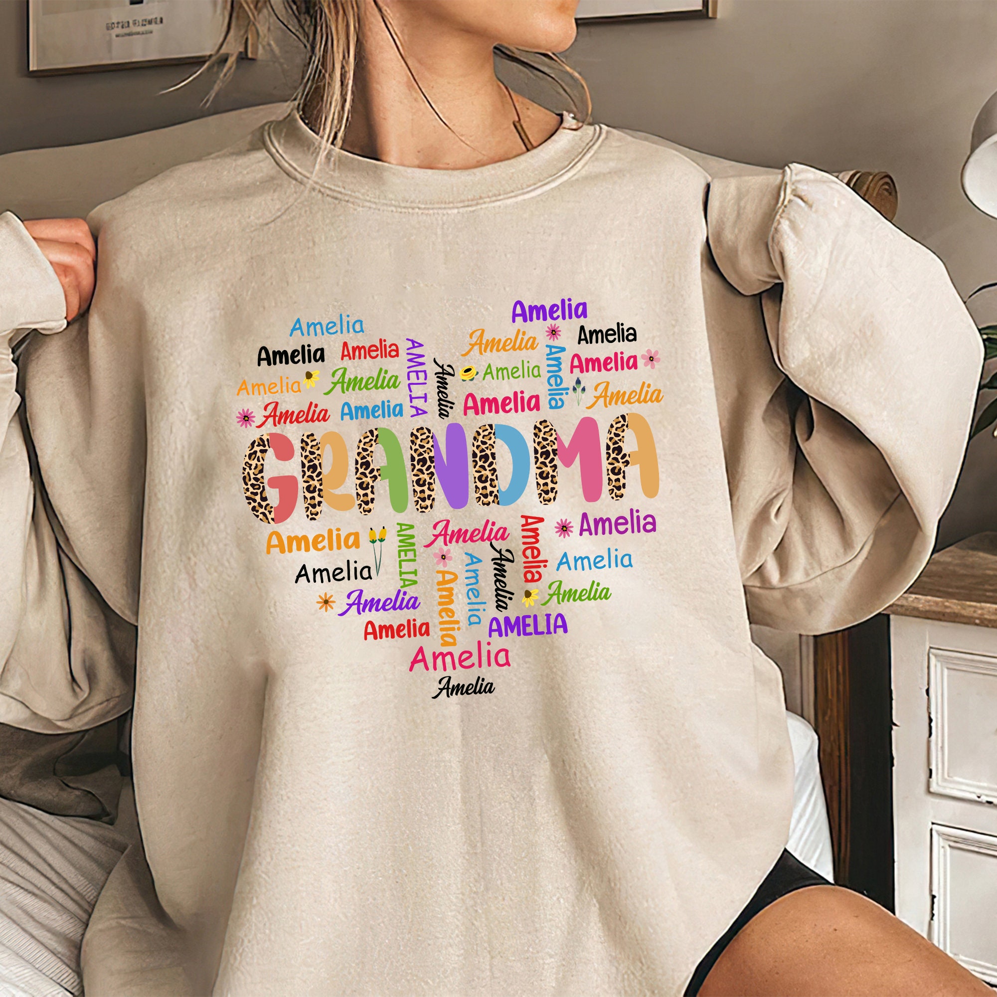 Grandma is The Heart of the Family T Shirt White Short-Sleeve Unisex Grandmother Tee Shirt