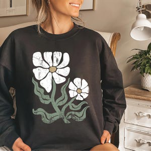 Retro Daisy Flower Shirt: Botanical Block Print Cotton Tee