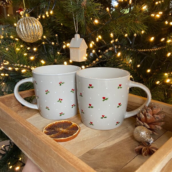 Tasse en porcelaine peinte à la main - Motifs houx de Noël