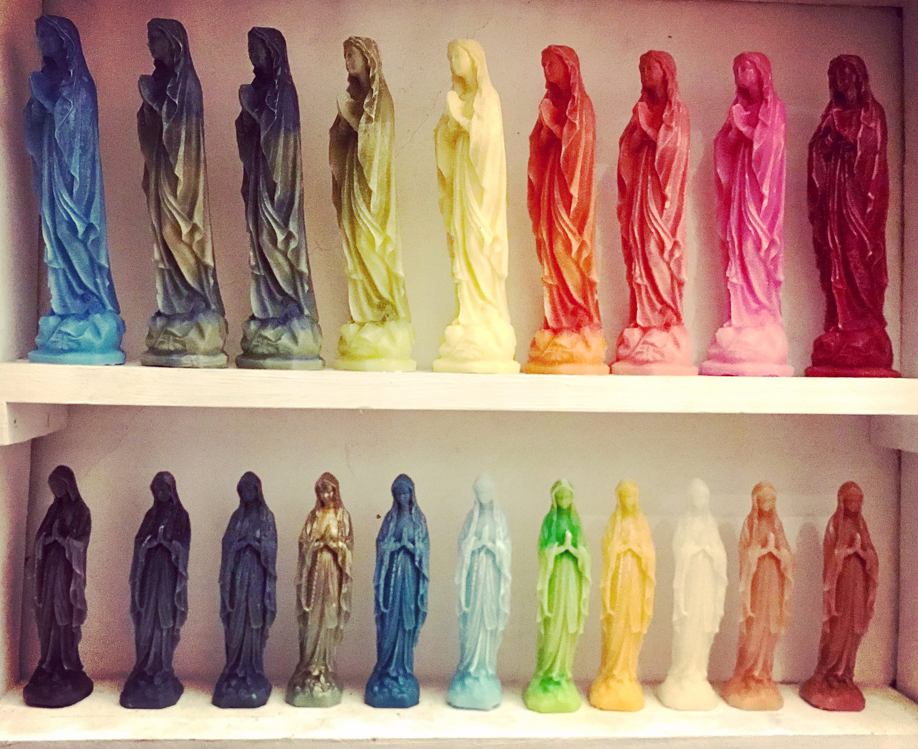 Vierges en Cire 15, 5 et 23 cm Différents Coloris