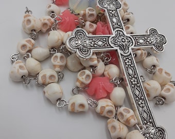 メメント・モリ ポケットロザリオ - 溶岩ビーズ、牛骨の頭蓋骨