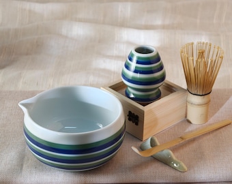 Set di ciotole da matcha a righe blu e verdi, set da tè matcha in ceramica con beccuccio, porta frusta, regalo per amanti del tè, ciotola da matcha