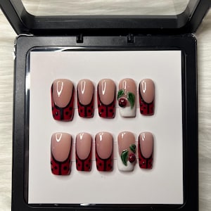 Ladybug Press On Nails / Handmade Ladybug Nails / Cute Press On Nails / Ladybug Art Nails / Handmade Press On Nails / Hand Painted Nails