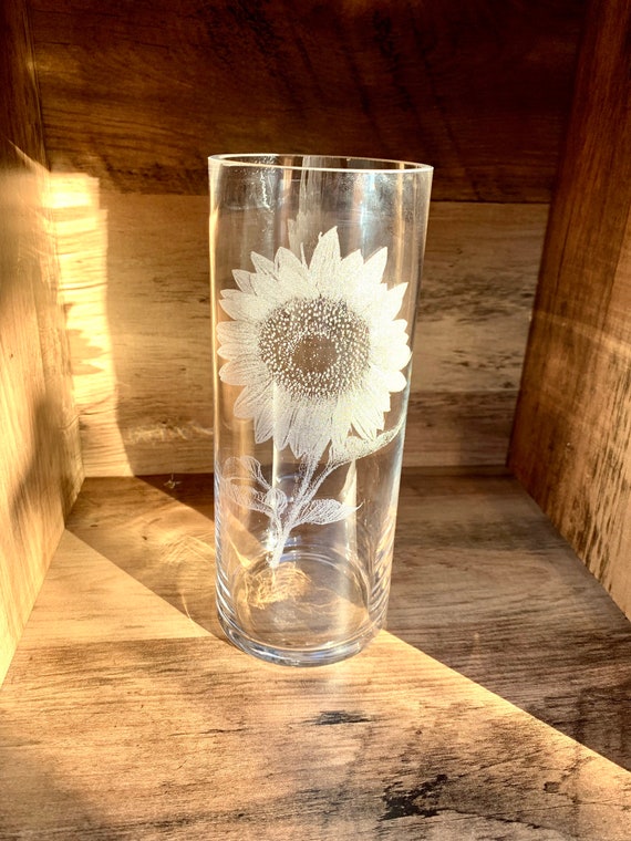 SUNFLOWER engraved VASE Mother’s Day personalised etched glass gift, flowers, wife, cat, dog, pet children, family mum, mom, nanna, Nan,