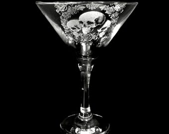 Deluxe MARTINI Glas SKULL & Rose ENGRAVED Gläser personalisiert geätzt Geschenk Gin, Wodka Dirty Tattoo Whisky Cocktail Shaker Bar Rum Weihnachten