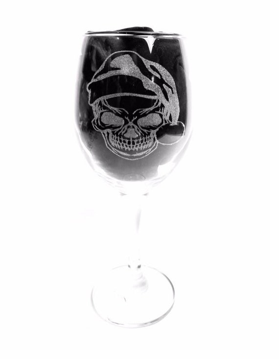 SANTA SKULL ENGRAVED  glass personalised glassware, etched day of the dead, gift. Wine, pint, whiskey, beer, tankard, gin, Christmas