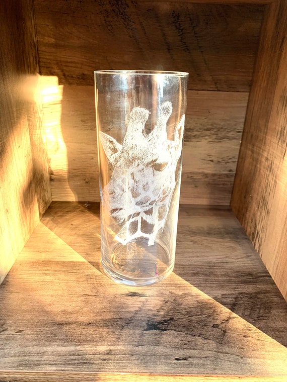 GIRAFFE engraved VASE Mother’s Day personalised etched glass gift, flowers, wedding, wife, cat, dog, pet, children, family, mum, mom, nanna